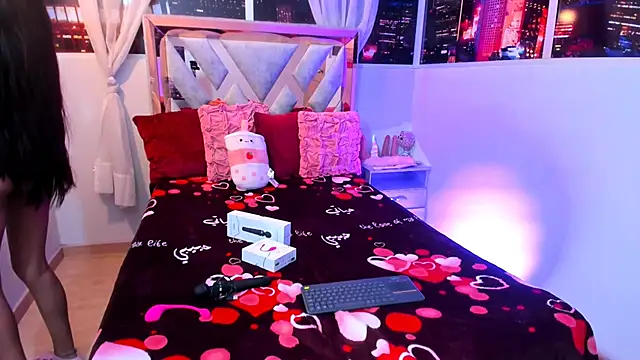 Tiffany sander online show from February 2025 03:33:01 AM