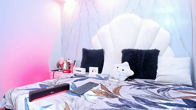 Tiffany sander online show from March 2025 03:26:02 AM