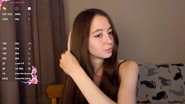 EvaBradley online show from December 2025 07:56:02 PM