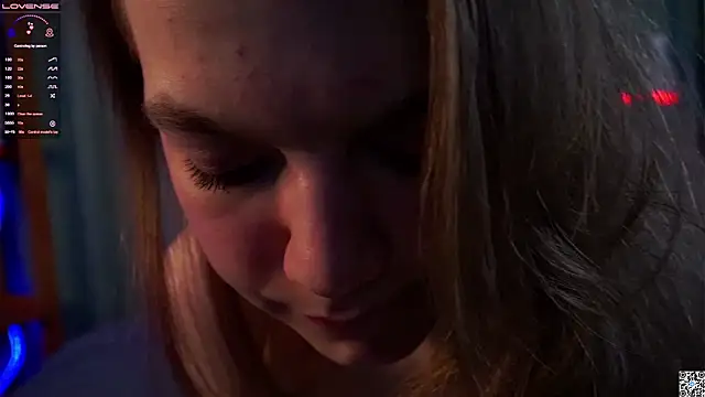 Snapshot of EdlinAlliston chatting on February 2025 07:34:01 PM EdlinAlliston online show from February 2025 07:34:01 PM