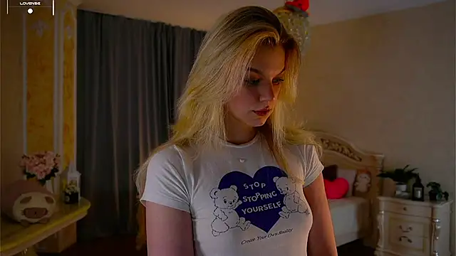 Snapshot of EdlinAlliston chatting on September 2025 01:22:01 PM EdlinAlliston online show from September 2025 01:22:01 PM