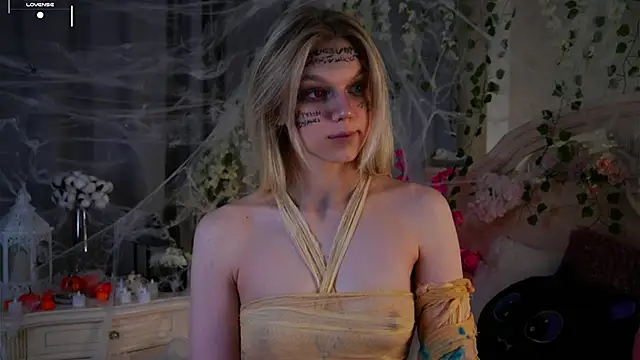 Snapshot of EdlinAlliston chatting on October 2025 03:02:02 PM EdlinAlliston online show from October 2025 03:02:02 PM