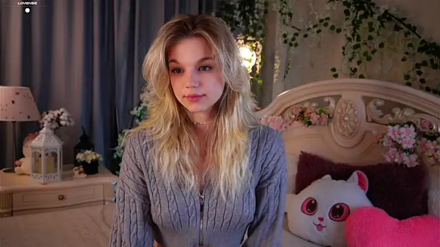 Snapshot of EdlinAlliston chatting on November 2025 02:16:02 PM EdlinAlliston online show from November 2025 02:16:02 PM