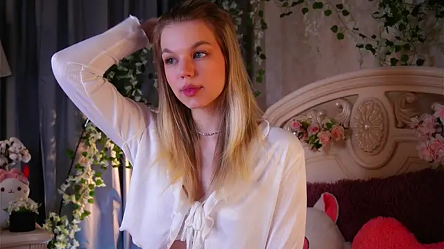 Snapshot of EdlinAlliston chatting on November 2025 01:57:02 PM EdlinAlliston online show from November 2025 01:57:02 PM