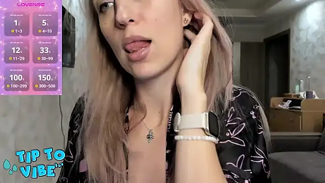 Snapshot of lady_Nati chatting on December 2024 02:05:02 PM lady Nati online show from December 2024 02:05:02 PM