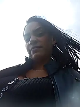 Snapshot of Sara-77 chatting on January 2025 05:10:01 PM Sara-77 online show from January 2025 05:10:01 PM