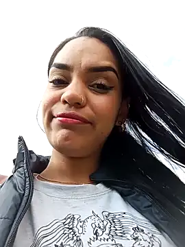 Snapshot of Sara-77 chatting on January 2025 09:45:01 PM Sara-77 online show from January 2025 09:45:01 PM