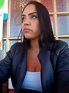 Snapshot of Sara-77 chatting on January 2025 04:12:01 PM Sara-77 online show from January 2025 04:12:01 PM