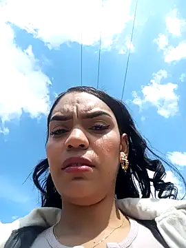 Snapshot of Sara-77 chatting on January 2025 03:32:01 PM Sara-77 online show from January 2025 03:32:01 PM