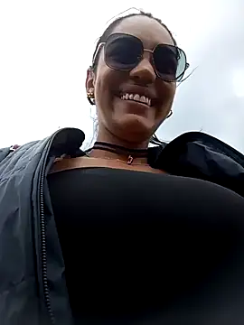 Snapshot of Sara-77 chatting on January 2025 06:13:01 PM Sara-77 online show from January 2025 06:13:01 PM