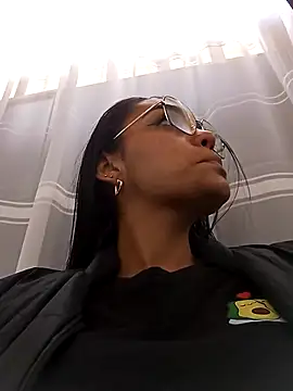 Snapshot of Sara-77 chatting on January 2025 07:48:02 PM Sara-77 online show from January 2025 07:48:02 PM