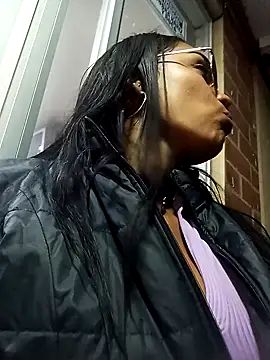 Snapshot of Sara-77 chatting on February 2025 11:50:01 PM Sara-77 online show from February 2025 11:50:01 PM