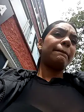 Snapshot of Sara-77 chatting on February 2025 03:18:02 PM Sara-77 online show from February 2025 03:18:02 PM