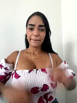 Snapshot of Sara-77 chatting on October 2025 03:31:01 PM Sara-77 online show from October 2025 03:31:01 PM