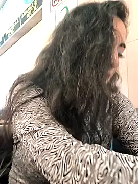 Lila Desiree online show from November 2025 10:09:01 PM