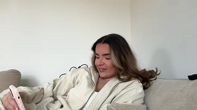 Snapshot of maisiesmithx chatting on March 2026 02:17:01 PM maisiesmithx online show from March 2026 02:17:01 PM