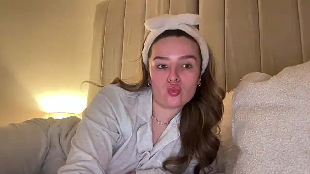 Snapshot of maisiesmithx chatting on April 2026 12:52:02 AM maisiesmithx online show from April 2026 12:52:02 AM