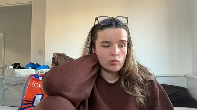 Snapshot of maisiesmithx chatting on April 2026 05:51:01 PM maisiesmithx online show from April 2026 05:51:01 PM