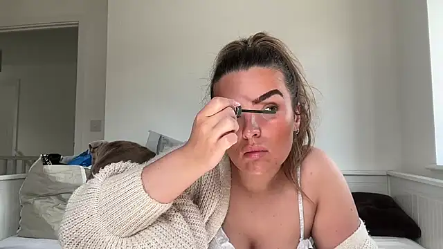 Snapshot of maisiesmithx chatting on April 2026 12:23:01 PM maisiesmithx online show from April 2026 12:23:01 PM