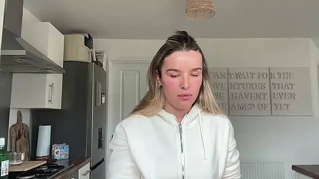 Snapshot of maisiesmithx chatting on April 2026 03:37:01 PM maisiesmithx online show from April 2026 03:37:01 PM