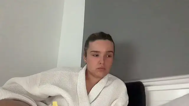 Snapshot of maisiesmithx chatting on April 2026 08:11:01 PM maisiesmithx online show from April 2026 08:11:01 PM