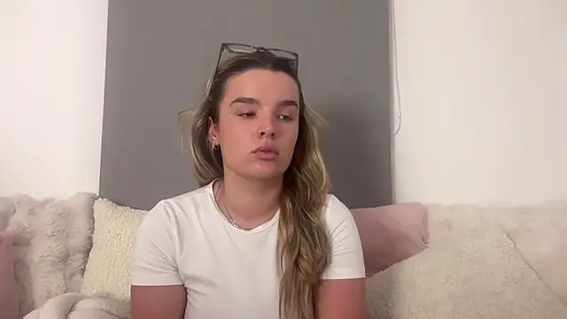 maisiesmithx online show from July 2026 09:22:01 PM
