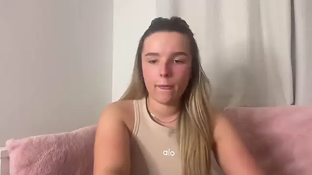 maisiesmithx online show from July 2026 09:36:01 PM