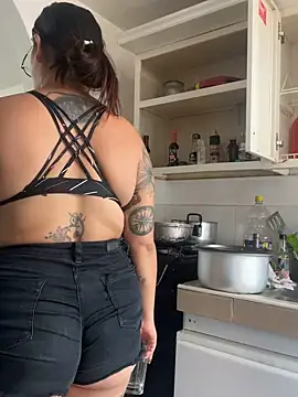 Snapshot of ValenG023 chatting on March 2025 07:46:02 PM ValenG023 online show from March 2025 07:46:02 PM