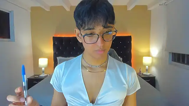 Snapshot of Dark_hairy_ chatting on January 2025 02:58:02 AM Dark hairy online show from January 2025 02:58:02 AM