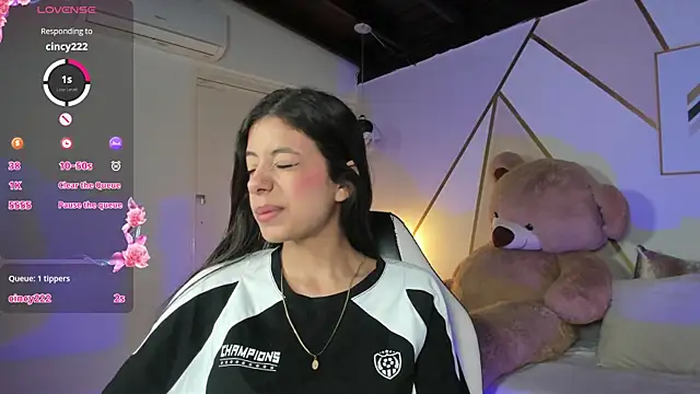 coraltaylor online show from December 2024 03:52:01 PM