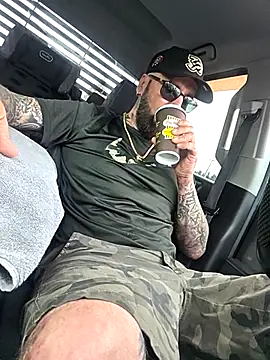 Beardedtattood online show from October 2025 01:19:01 PM