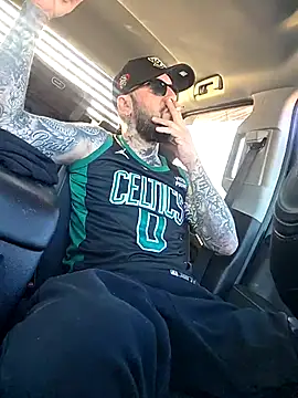 Beardedtattood online show from November 2025 01:57:02 PM