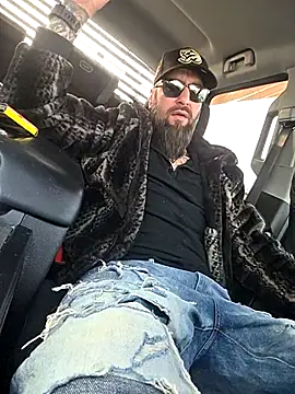 Beardedtattood online show from January 2026 02:21:01 PM