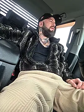 Snapshot of Beardedtattood chatting on March 2026 01:26:01 PM Beardedtattood online show from March 2026 01:26:01 PM