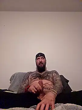 Snapshot of Beardedtattood chatting on March 2026 01:55:01 AM Beardedtattood online show from March 2026 01:55:01 AM