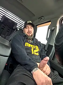 Snapshot of Beardedtattood chatting on April 2026 01:41:01 PM Beardedtattood online show from April 2026 01:41:01 PM