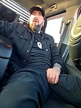 Snapshot of Beardedtattood chatting on April 2026 12:14:01 PM Beardedtattood online show from April 2026 12:14:01 PM