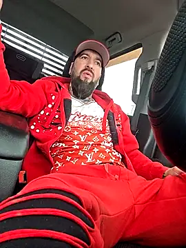 Snapshot of Beardedtattood chatting on April 2026 12:35:02 PM Beardedtattood online show from April 2026 12:35:02 PM