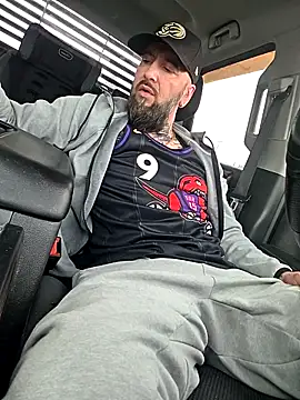 Snapshot of Beardedtattood chatting on April 2026 01:44:02 PM Beardedtattood online show from April 2026 01:44:02 PM