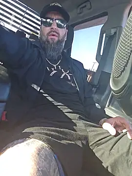 Snapshot of Beardedtattood chatting on May 2026 11:41:02 AM Beardedtattood online show from May 2026 11:41:02 AM