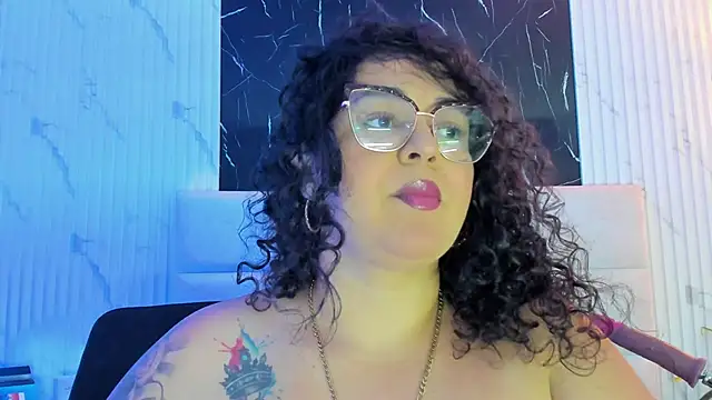 Reginavegaa online show from September 2025 11:43:02 AM