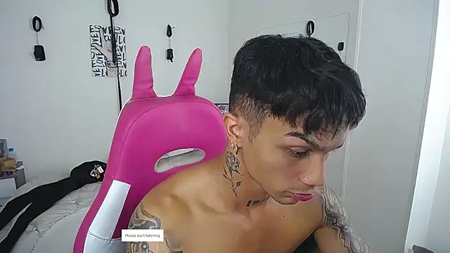 Snapshot of Leonard_Price chatting on March 2026 03:05:02 PM Leonard Price online show from March 2026 03:05:02 PM