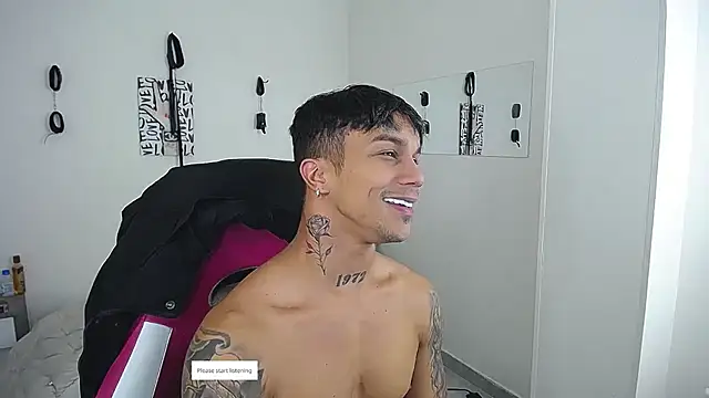 Snapshot of Leonard_Price chatting on March 2026 09:09:02 PM Leonard Price online show from March 2026 09:09:02 PM