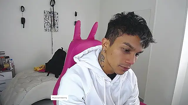 Snapshot of Leonard_Price chatting on March 2026 01:11:02 PM Leonard Price online show from March 2026 01:11:02 PM