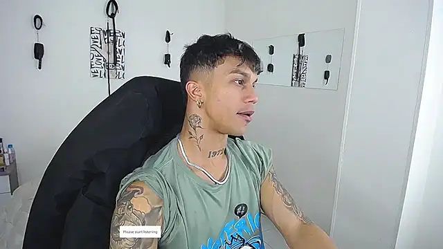 Snapshot of Leonard_Price chatting on April 2026 12:55:01 AM Leonard Price online show from April 2026 12:55:01 AM