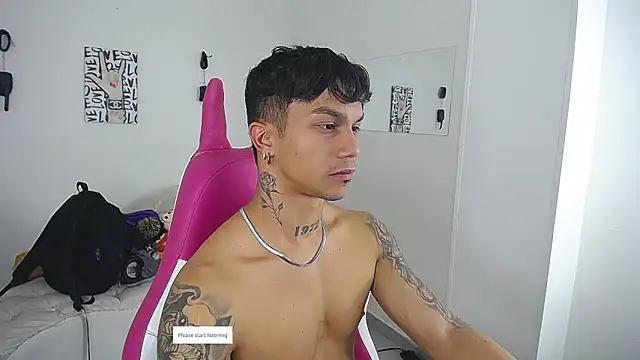 Snapshot of Leonard_Price chatting on April 2026 01:00:01 AM Leonard Price online show from April 2026 01:00:01 AM