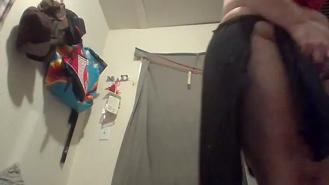 Snapshot of esadmisfit1 chatting on February 2025 12:24:02 PM esadmisfit1 online show from February 2025 12:24:02 PM