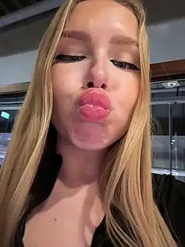 mur girl online show from December 2024 01:54:02 PM