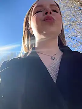 Snapshot of mur_girl chatting on April 2026 01:47:02 PM mur girl online show from April 2026 01:47:02 PM