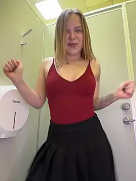 Snapshot of mur_girl chatting on April 2026 12:41:01 PM mur girl online show from April 2026 12:41:01 PM